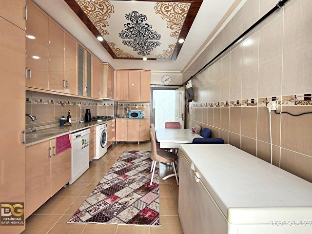 CADDE ÜZERİNDE 3+1 145M2 SATILIK ARA KAT DEMİRDAĞ GAYRİMENKULDEN