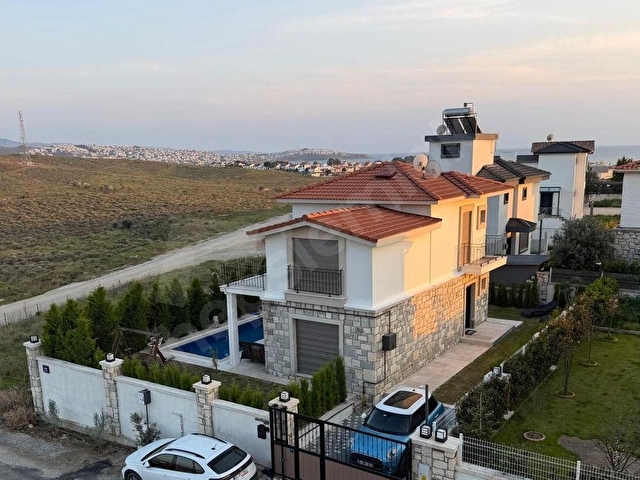 İZMİR SEFERİHİSAR AKARCA 4+1 TAŞ CEPHELİ MÜSTAKİL HAVUZLU VİLLA