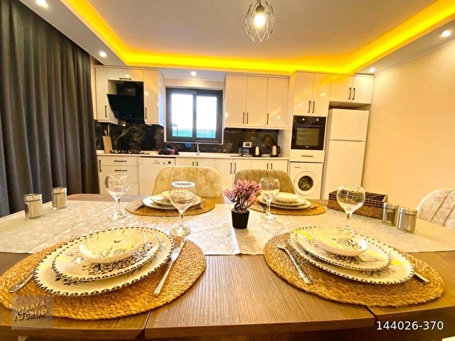 ÜZÜMLÜ MERKEZDE 2000 M2 ARAZİ İÇERİSİNDE SATILIK MÜSTAKİL VİLLA - Görsel 9