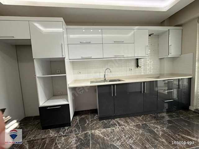 REMAX MAVİ EMEL KARAGÖZDEN ARİFİYE FATİH MAH.SATILIK DAİRE - Görsel 3