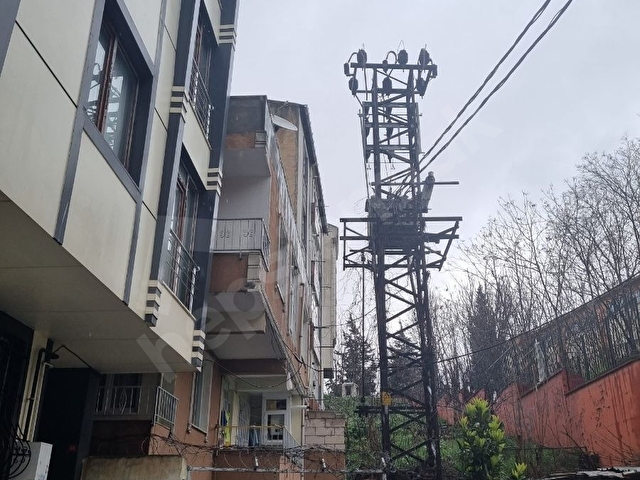 MARMARAYA YAKIN SATILIK BİNA VE 140M2 ARSA