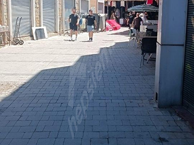 KEMERALTINDA SATILIK UC KOSE DUKKAN