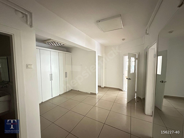 Büklüm Sokak 1. Kat, Ön Cephe, Asansörlü, Otoparklı 4+1 Kiralık - Görsel 14