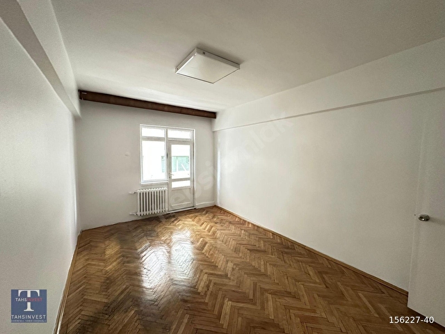 Büklüm Sokak 1. Kat, Ön Cephe, Asansörlü, Otoparklı 4+1 Kiralık - Görsel 8