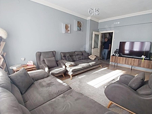 FAVORİMDEN HARBİYE MAHALLESİNDE, EN ÜST KATTA, TAMAMEN GÜNEŞ ALAN 2+1 SATILIK DAİRE - Görsel 11