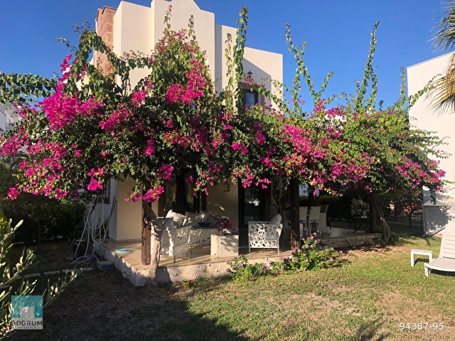 Bodrum Akyarlar Fener Koyunda Kiralik Denize Sifir Esyali Villa 94387 95 Hurriyet Emlak