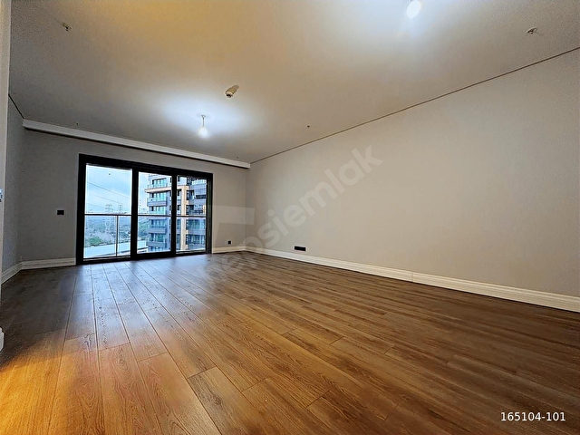 AVRUPA KONUTLARI ÇAMLIVADİ DE 3+1 SATILIK FIRSAT BOŞ DAİRE