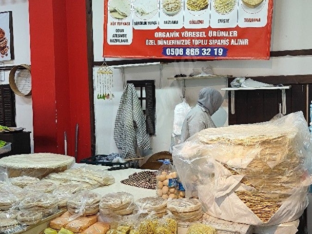Çukurambar Nişantaşı sosyete pazarında 10 yıllık yufkacı - Görsel 2