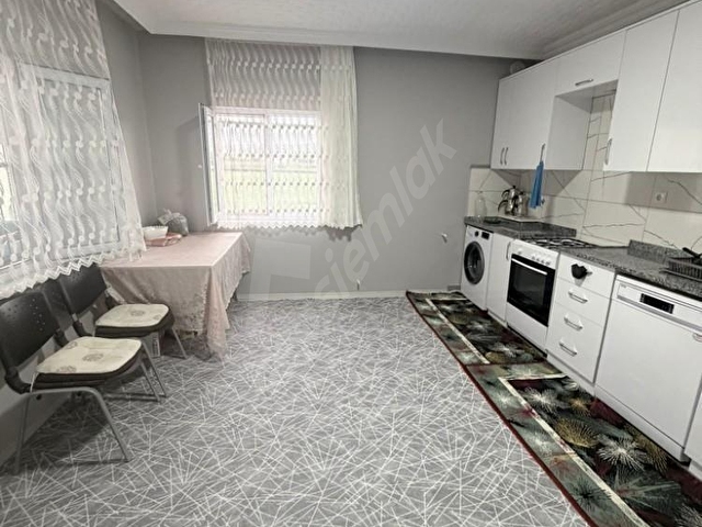 GAZİKÖYÜ’NDE 1.000 m² ARSA İÇERİSİNDE GENİŞ 3+1 MÜSTAKİL EV - Görsel 2