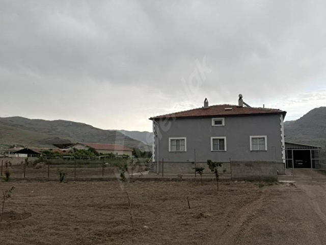 GAZİKÖYÜ’NDE 1.000 m² ARSA İÇERİSİNDE GENİŞ 3+1 MÜSTAKİL EV - Görsel 17