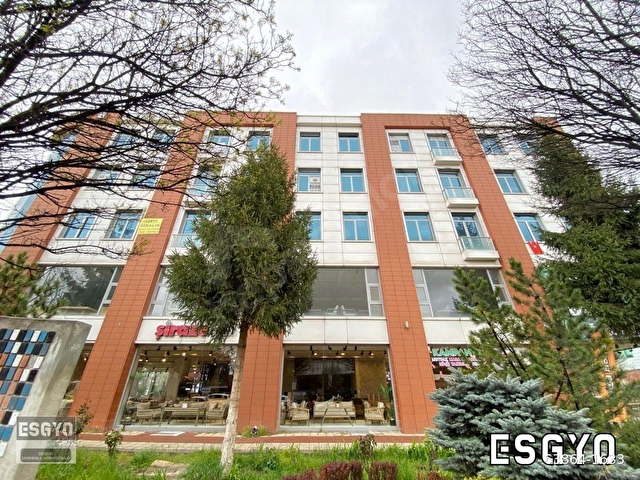 ESGYODAN CASSABA MODERN KARŞISI 4+1 ARA KAT LÜKS OFİS İŞ YERİ