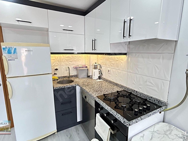 AYŞEKADINDA BALKONLU ASANSÖRLÜ FULL EŞYALI 1+1 KİRALIK DAİRE - Görsel 17