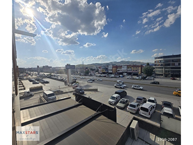 TR Invest İş Merkezinde Ön Cephe 2+1 100 m² Kiralık Sıfır Ofis - Görsel 30
