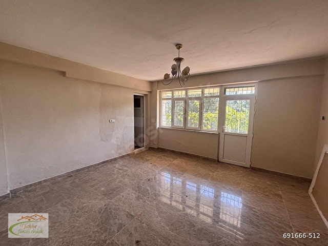 FÜSUN EMLAKTAN GİRİŞ KATI BAHÇELİ 3+1 EBEVEYN BANYOLU DAİRE - Görsel 8