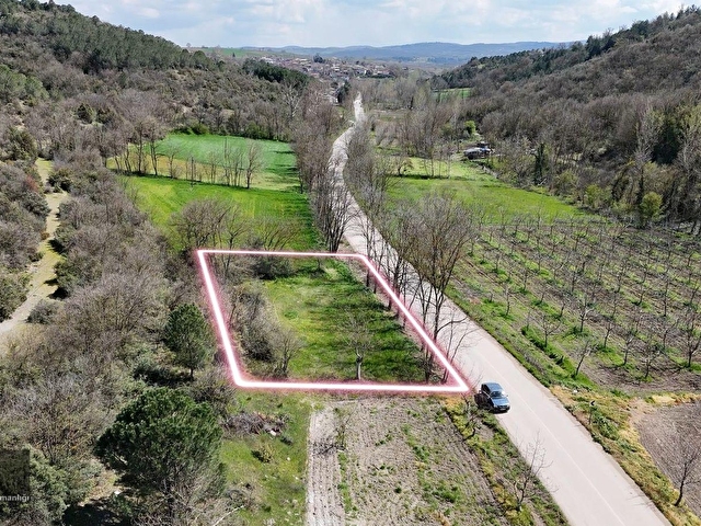 BURSA YENİŞEHİR ORHANİYE KÖYÜNDE SATILIK 35 METRE YOL CEPHELİ MÜSTAKİL PARSEL - Görsel 2