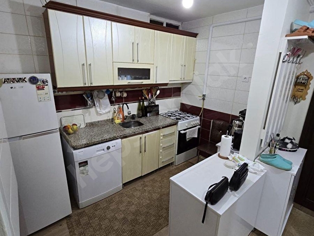ÇARŞI MERKEZ DAĞLI PASAJINDA SATILIK 2+1 DAİRE VİRA GAYRİMENKUL