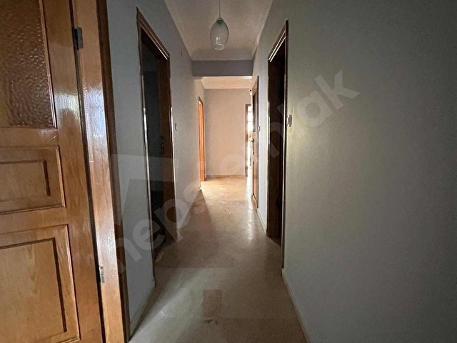 Üsküdar Çiçekçide Kiralık Geniş 3+1 Daire - Görsel 17