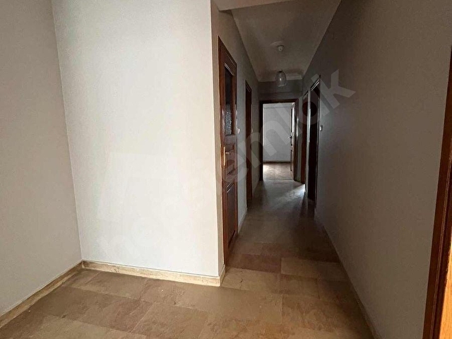 Üsküdar Çiçekçide Kiralık Geniş 3+1 Daire - Görsel 15