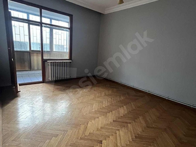 Üsküdar Çiçekçide Kiralık Geniş 3+1 Daire - Görsel 23