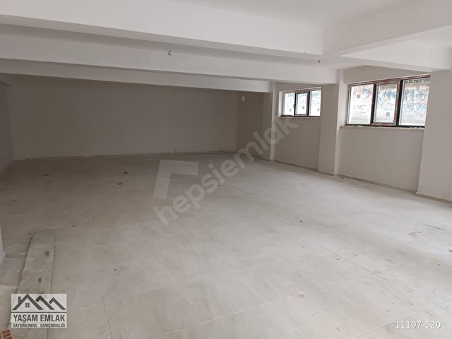 ÜMRANİYE MERKEZDE DÜZ AYAKLI 130M2 DÜKKAN GENİŞ CEPHELİ - Görsel 2