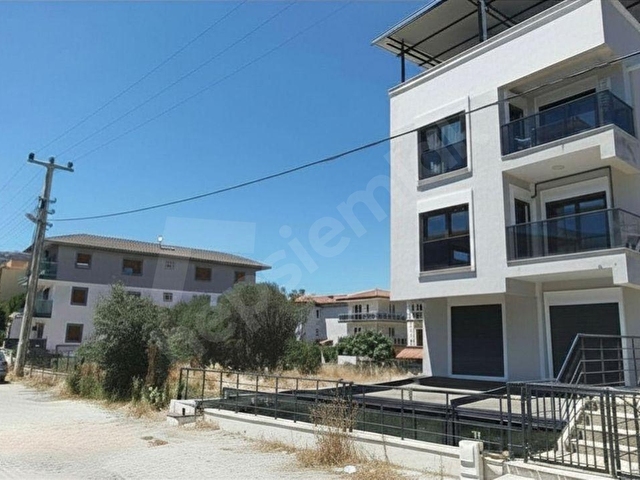 YENİFOÇA NAREZENDE SATILIK MERKEZE YAKIN ARAKAT 2+1 DAİRE