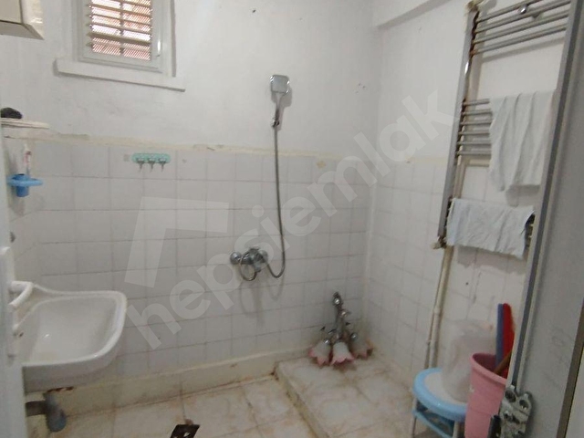 SAİMEKADINDA 90M2 2+1 ÇİFT BALKON SALON BAĞIMLI KOT 2 KOMBİLİ SATILIK DAİRE - Görsel 9