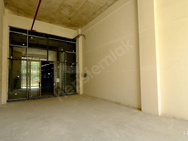 MEGA ŞAŞMAZDA GİRİŞ KATINDA SATILIK DÜKKAN - Görsel 21