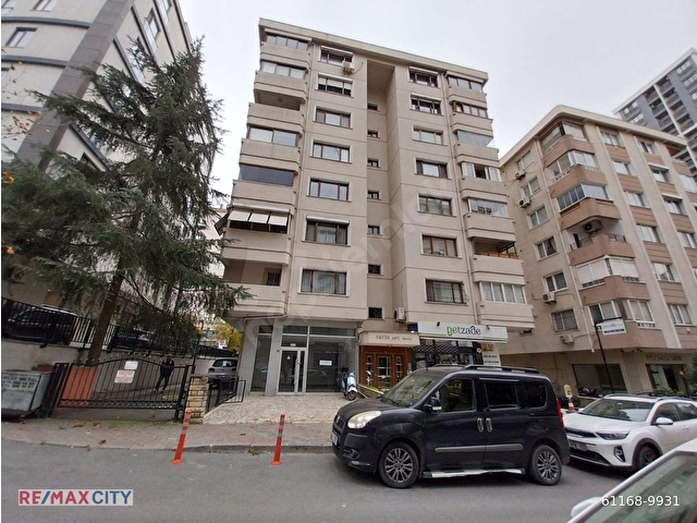 KADIKÖY İNÖNÜ CADDESİ OZAN SOKAK KİRALIK DÜKKAN 90.000TL.