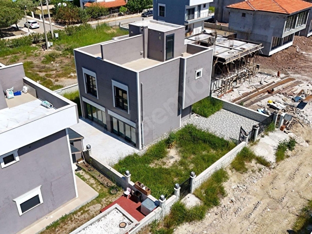 DİKİLİ ÇANDARLI MAHALLESİNDE SATILIK YAZLIK - Görsel 10
