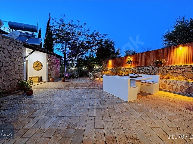 Patarada 4 yatak odalı, geniş, mahrem özel tasarım villa - Görsel 17