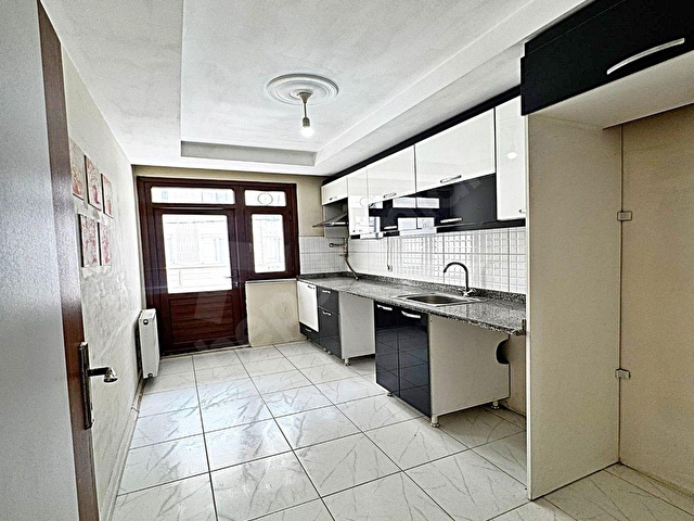 ACİL SATILIK 3+1 145M2 METROBÜSE YAKIN TERTEMİZ FIRSAT DAİRE !! - Görsel 21