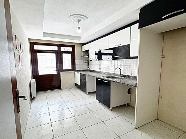 ACİL SATILIK 3+1 145M2 METROBÜSE YAKIN TERTEMİZ FIRSAT DAİRE !! - Görsel 24