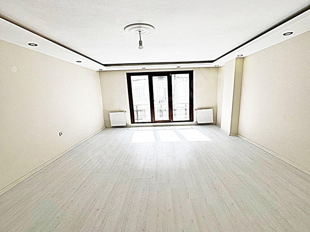 ACİL SATILIK 3+1 145M2 METROBÜSE YAKIN TERTEMİZ FIRSAT DAİRE !! - Görsel 2