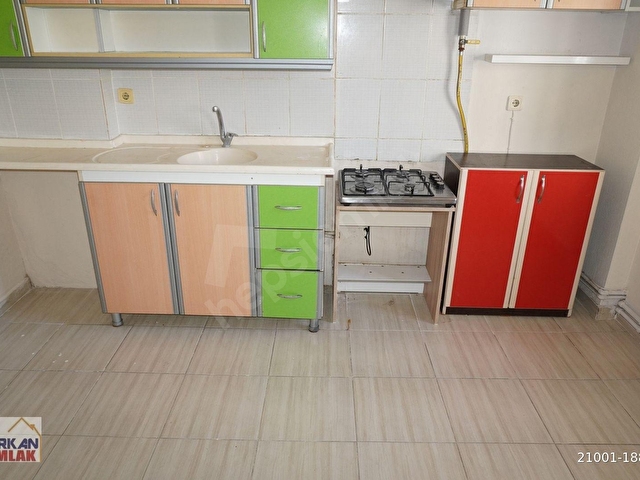 ÇİĞLİ YAKAKENTTE DOGALGAZLI KİRALIK DAİRE ÇİĞLİ SERKAN EMLAKDAN