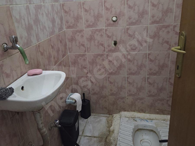 130 mt kıralık genıs Dukkan. Dolmus otobüs Guzergahı.yaya ayak - Görsel 13