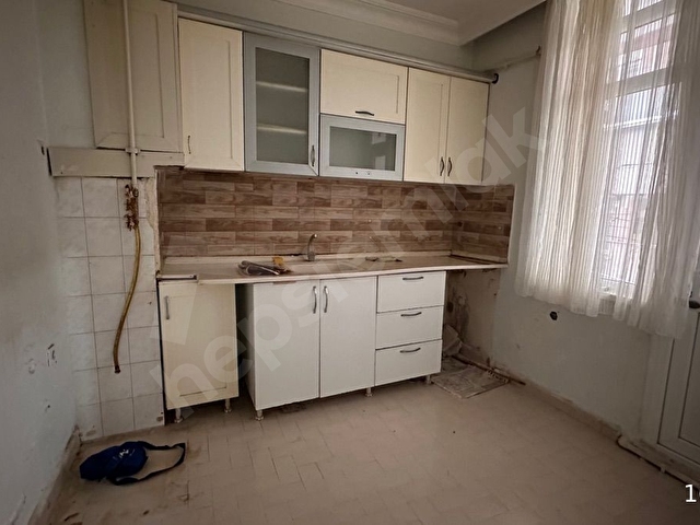 KİLİSE CİVARI BULVARIN ARKA SOKAĞI KİRALIK DAİRE