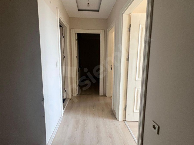 Seferihisar Tapu Kadastro Üstü 2+1 Kapalı Mutfaklı Ofis - Görsel 5