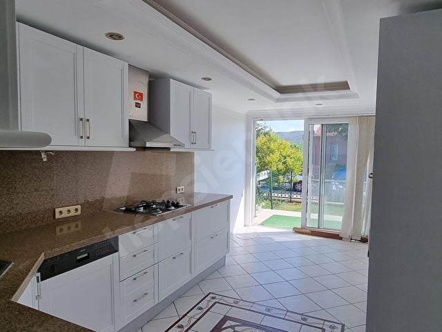 Uskumruköy Arıköy de Kiralık 4+2 Bakımlı Villa - Görsel 8