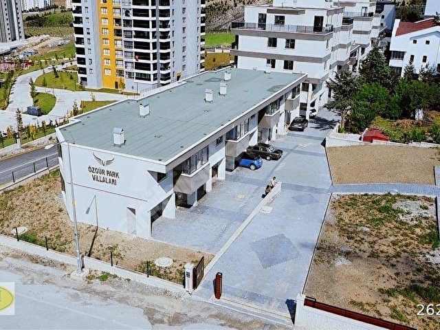 Bağlıca da Yatay Mimari Konseptli Satılık Full Lüx Yapılı 5+1 Villa - Görsel 2