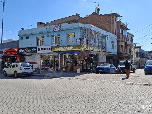 KOCAVEZİR METRO YOLU ÜSTÜNDE KİRA GETİRİLİ BİNA...