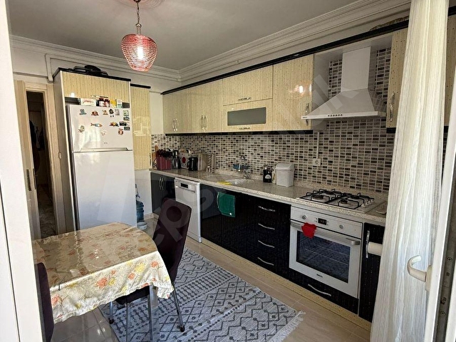 ŞEHİR MERKEZİNDE ÖZENLE YAPILMIŞ 3+1 130 M2 AYRI MUTFAKLI DAİRE - Görsel 2