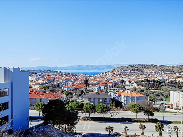 ÇEŞMEDE DENİZ MANZARALI SATILIK HAVUZLU 1+1 REZİDANS - Görsel 21