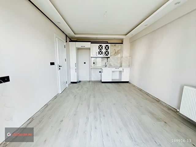 ÇÖZÜM EMLAKTAN MURADİYEDE SIFIR 1+1 ARA KAT KİRALIK DAİRE
