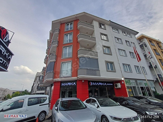 REMAX YAZDAN CADDE ÜSTÜNDE GENİŞ ASANSÖRLÜ SATILIK 1+1 - Görsel 4