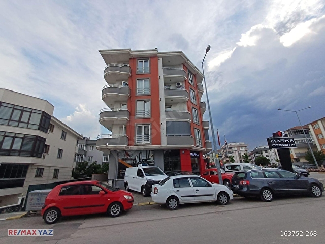 REMAX YAZDAN CADDE ÜSTÜNDE GENİŞ ASANSÖRLÜ SATILIK 1+1 - Görsel 3