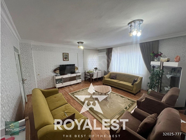 ROYALESTTEN KARATAŞ MERKEZDE İSKANLI ARAKAT SİTEİÇİ BAKIMLI 3+1 - Görsel 2
