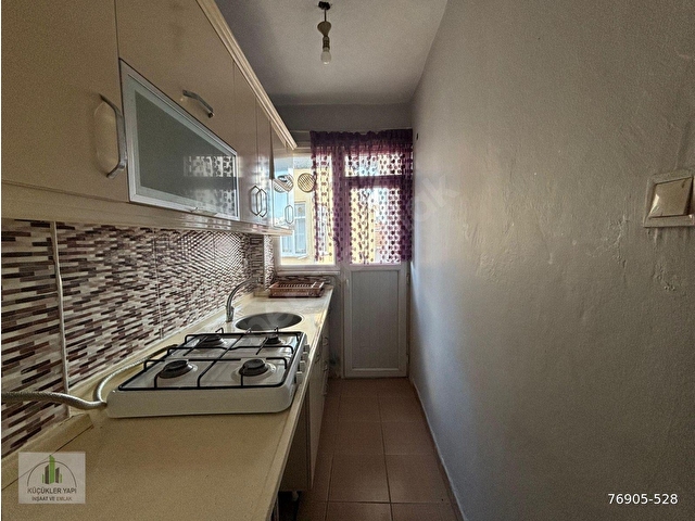 Fatih Mevlanakapıda 65 m² 1+1 3 Kat Küçükler Yapıdan - Görsel 11