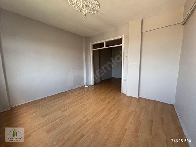 Fatih Mevlanakapıda 65 m² 1+1 3 Kat Küçükler Yapıdan - Görsel 6
