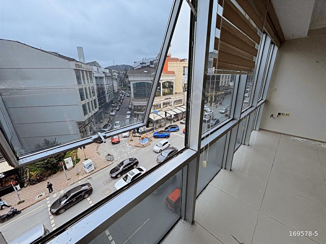 ÇAVUŞBAŞI CADDESİNE CEPHELİ 3+1 125 M2 KİRALIK PLAZA KATI - Görsel 15