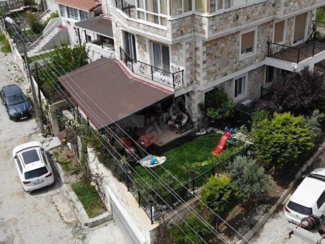 Yenifoça Burunucunda Satılık TAŞ Villa 4 Mevsim Havuz & Full